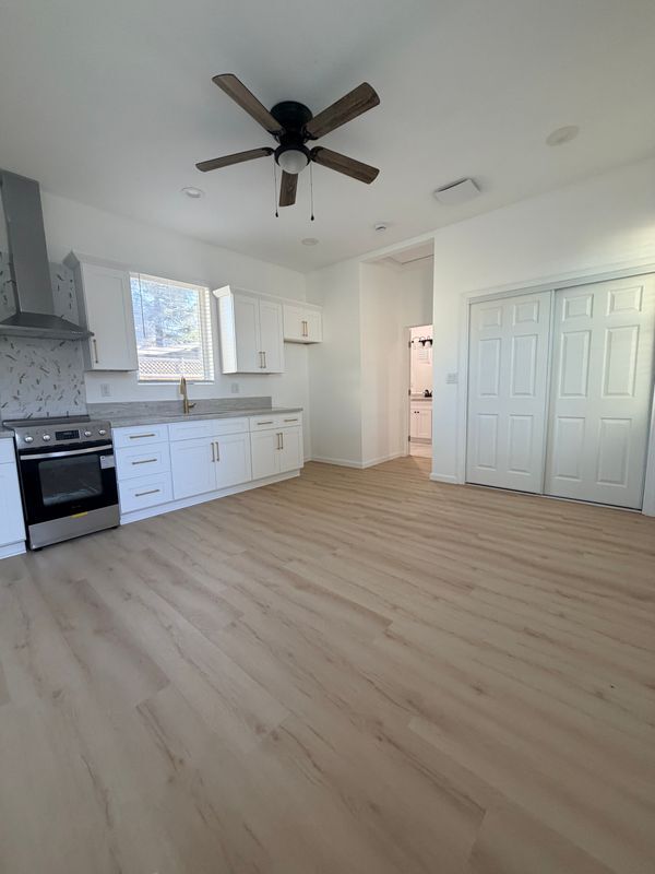 Foto del edificio - 4033 Linwood Pl