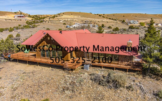 Foto del edificio - Beautifully Updated Spacious3 Bedroom Home on 12.5 Acres in Aztec
