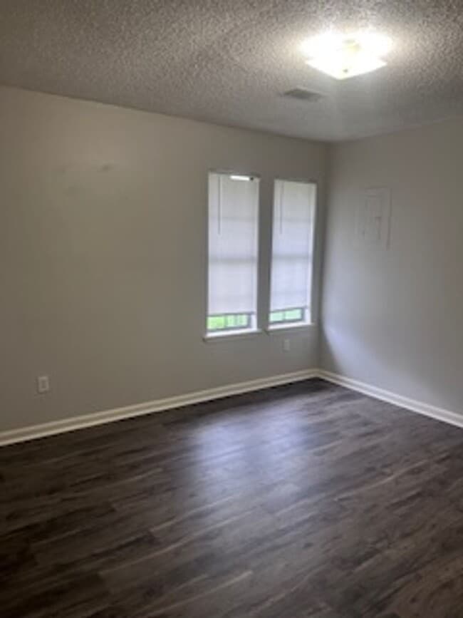 Building Photo - 2 Bedroom Duplex on South Z in Fort Smith