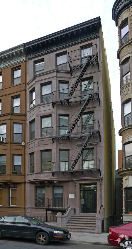 Foto principal - 156 W 131st St