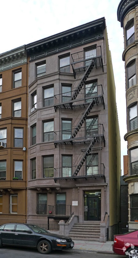 Primary Photo - 156 W 131st St