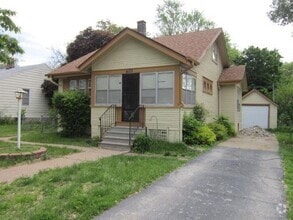 Building Photo - 4129 N 40th Ave