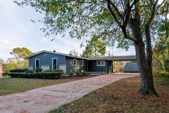 Building Photo - 1002 Woodbine Rd