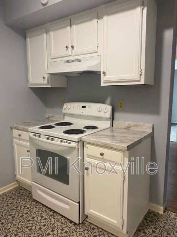 Foto del edificio - 9120 Woodpark Ln NW