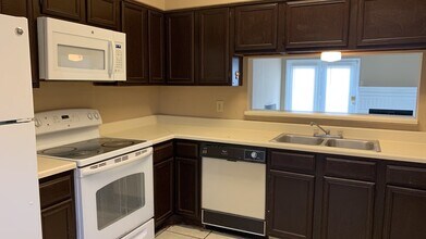 Building Photo - 12500 Brookglade Cir