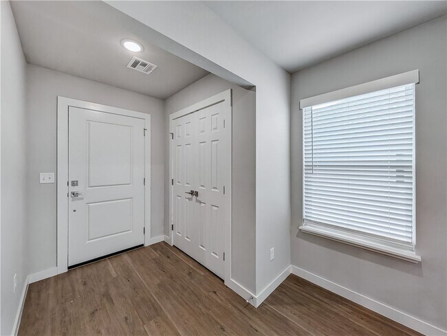 Foto del edificio - 6305 NW Kathleen St