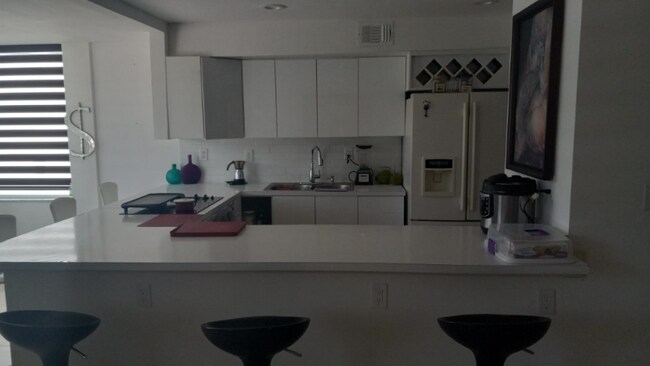 Foto del edificio - 250-180 180th Dr