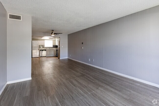 2 HAB, 1.5 BA - 1,100 ft² - Central Park at East Bay