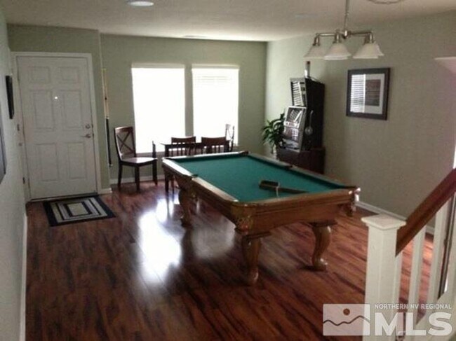 Foto del edificio - 9072 Gilvarry St