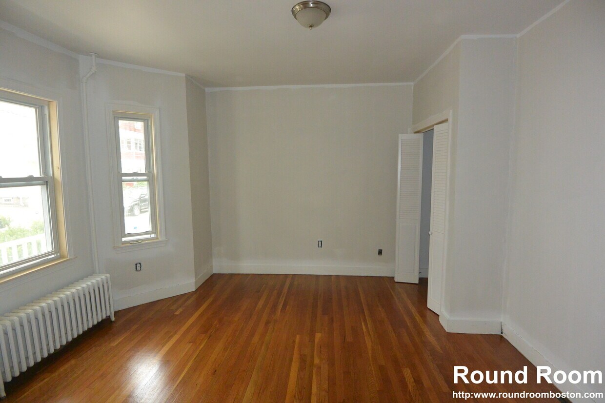 Primary Photo - 25 Shannon St