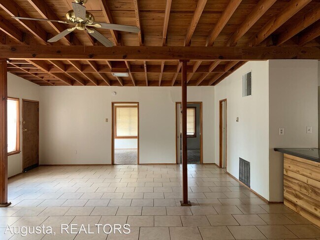 Building Photo - 4 br, 2 bath House - 758 EN 10th St