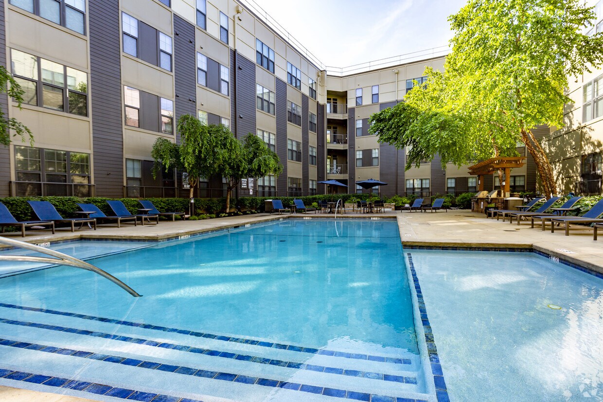 Market Station 240 W 2nd St Kansas City, MO