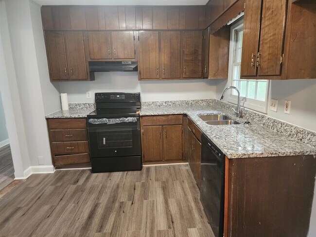 Building Photo - 6419 Valley Dale Dr
