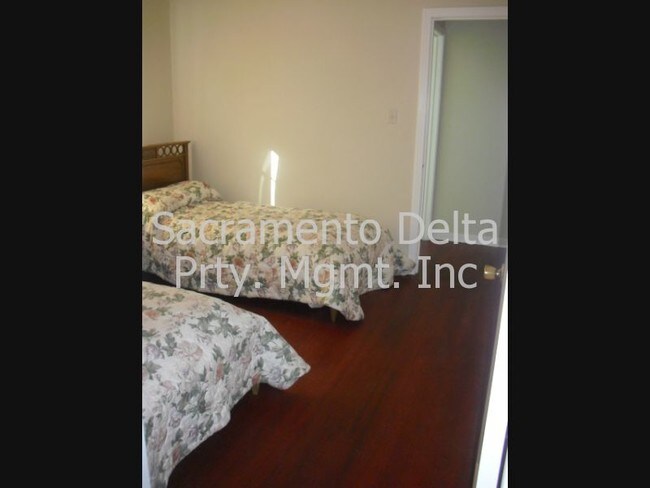 Building Photo - 5610 Fruitridge Rd