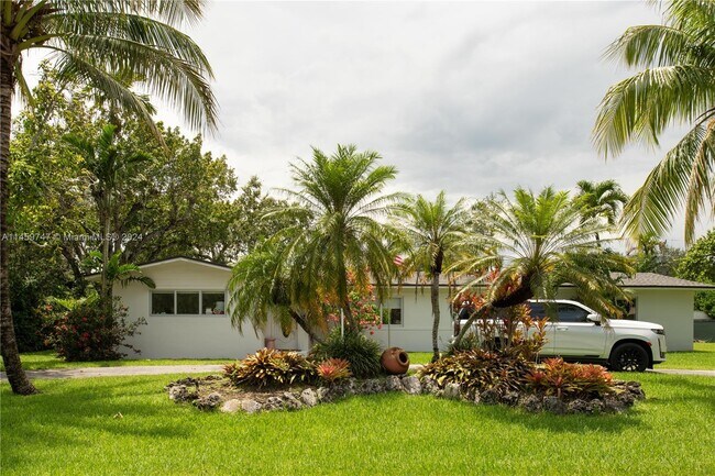 Foto del edificio - 9850 SW 69th Ave