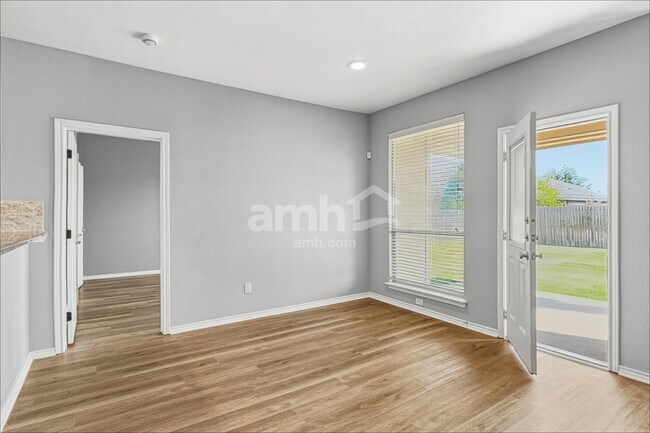 Foto del edificio - 3101 Hornbeam St