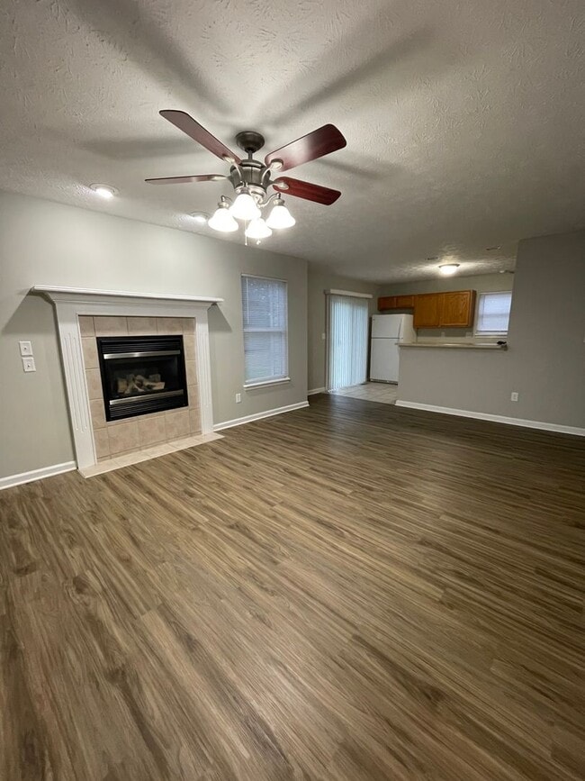 Foto del edificio - 3891-3895 Ledyard- FEATHERSTON