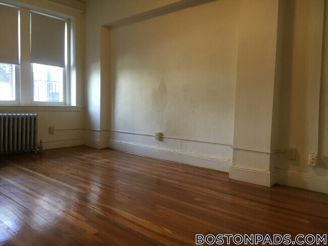 Building Photo - 1810 Commonwealth Ave