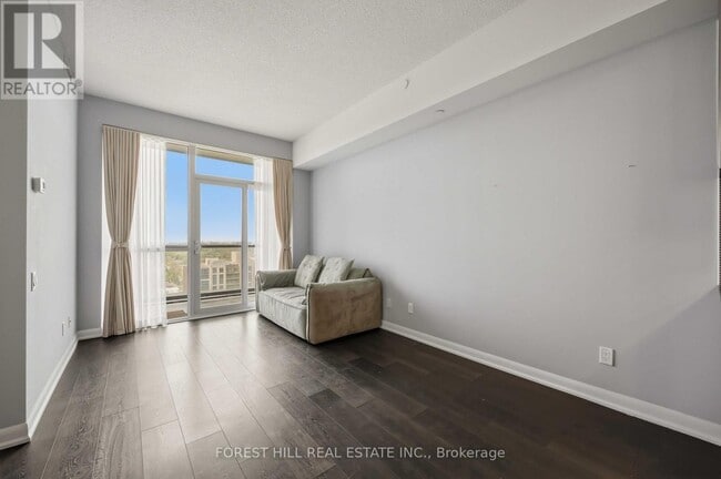 Building Photo - 5162 Yonge St