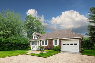 Building Photo - 40 Meadow Way