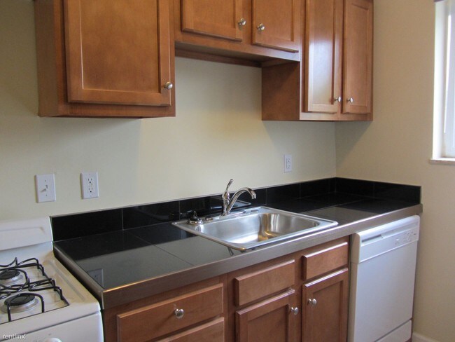 Building Photo - 5800 Stanton Ave