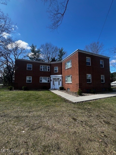 5120 Glenwood Ave Youngstown, OH 44512 – photo 1