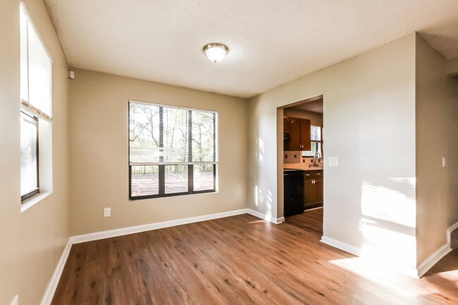 Foto del edificio - 4314 Pine Hills Cir