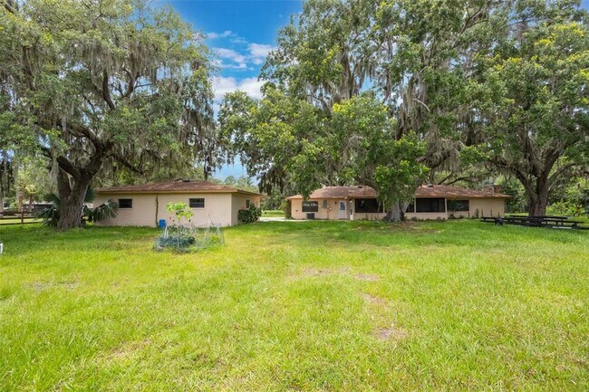 Foto del edificio - 13517 Kirby Smith Rd
