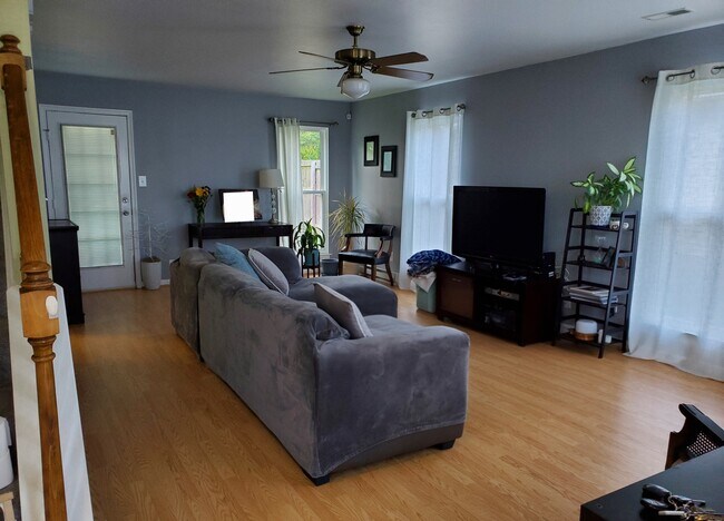 Foto del edificio - 1608 Almond Creek Ct