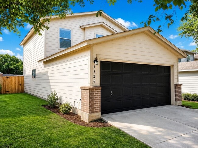 Foto del edificio - Spacious 3 Bed / 2.5 Bath in NEISD with Open Layout & 2-Car Garage – $1,795