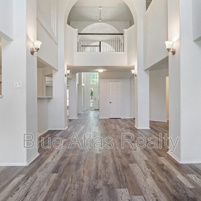 Building Photo - 5717 Parkwood Trail