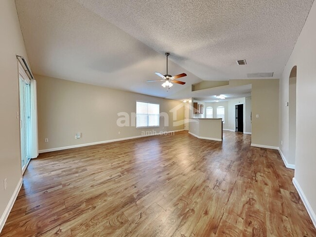 Building Photo - 3127 Wavering Ln