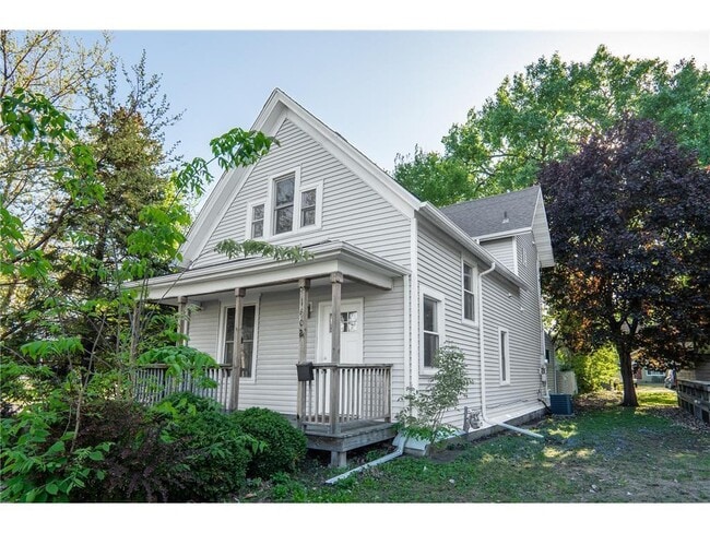 Building Photo - 1602 Johnson St NE