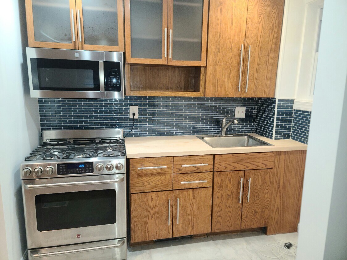 Foto principal - 4715 Brooks St NE