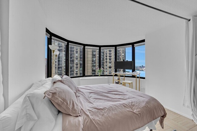 Foto del edificio - 330 E 38th St