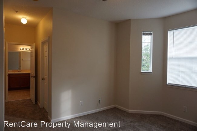 Foto del edificio - 521 Westpoint Garden Cir