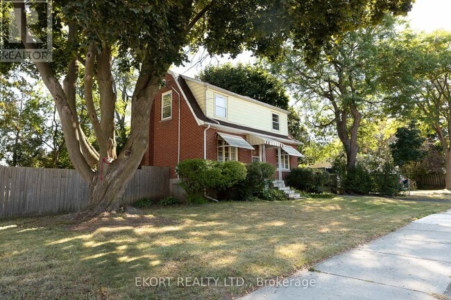 Building Photo - 71 Golfdale Rd