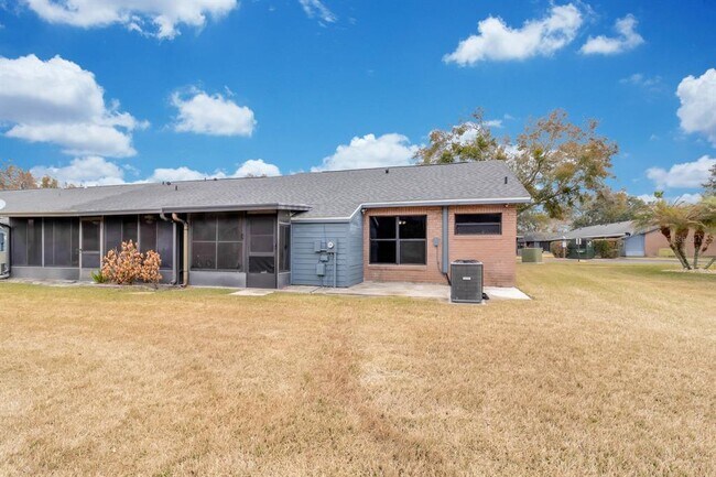 Foto del edificio - 2432 King Oak Ct