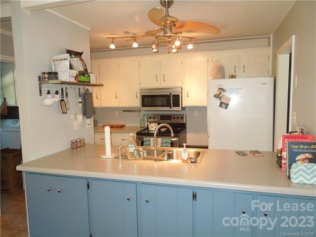 Building Photo - 610 Pebblestone Ct