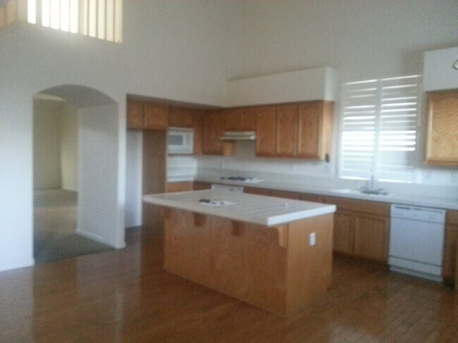 Building Photo - 1625 Rose Garden Ct