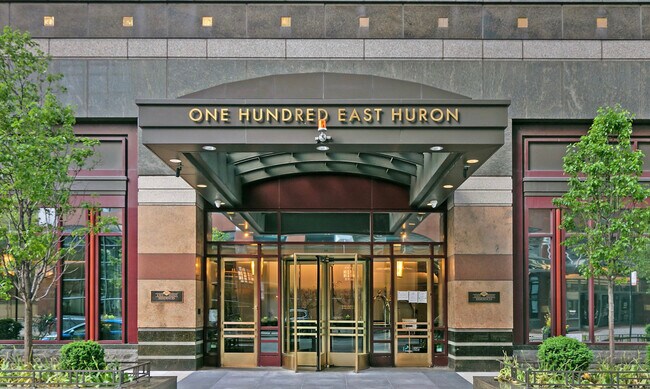 Foto del edificio - 100 E Huron St