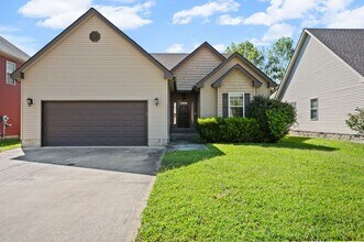 Building Photo - 3744 Silver Fox Ct