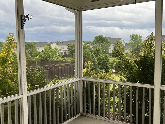 Building Photo - 708 Glenville Lake Dr