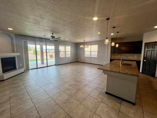 Building Photo - 7215 Valle Jardin Ln NW