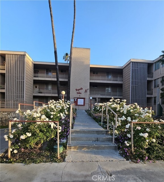 Building Photo - 6979 Palm Ct