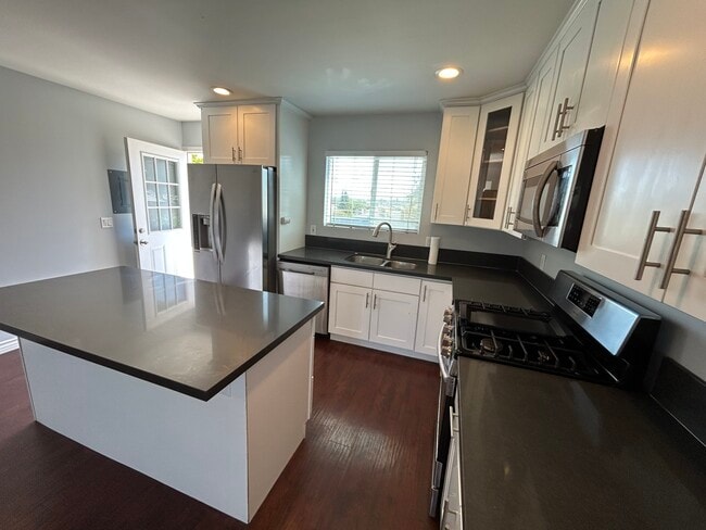 Kitchen - 8422 Glider Ave