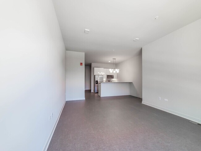Building Photo - 818 N Wolcott Ave