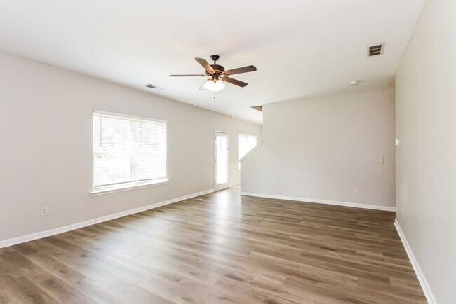 Foto del edificio - 63 Hamilton Blvd NW