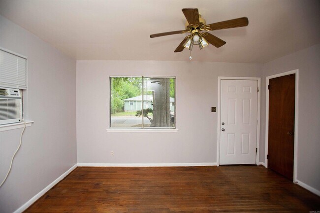 Foto del edificio - 5607 Alpha St