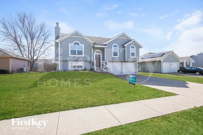 Building Photo - 1603 Roberta Dr